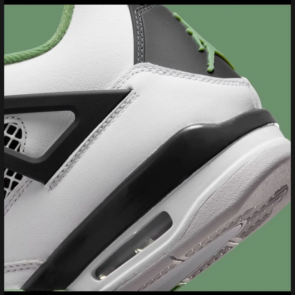 ❌SOLD❌ Air Jordan 4 Retro “Oil Green” sneakers, New in Box, M7 / W8.5 - Picture 6 of 13
